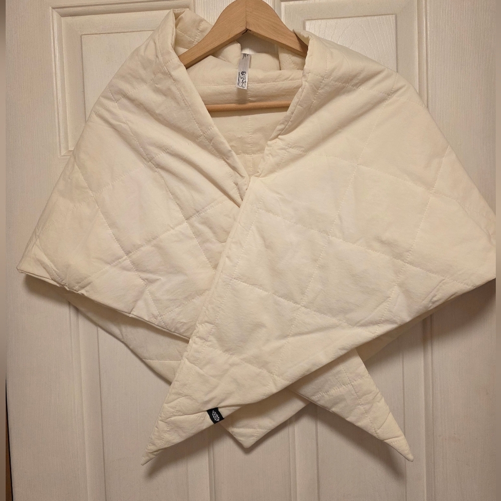 FP Movement by Free People Triangle Quilted Scarf in Ivory New Without Tags - Picture 4 of 8